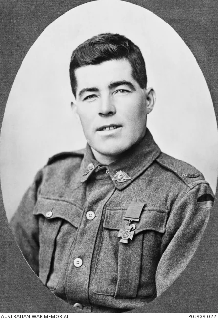 John &ldquo;Jack&rdquo; Carroll VC with his Australian Imperial Force unit, France — Australian War Memorial collection P02939.022