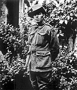 John &ldquo;Jack&rdquo; Carroll VC portrait in London, August 1918, wearing the Swan in the Circle pendant
